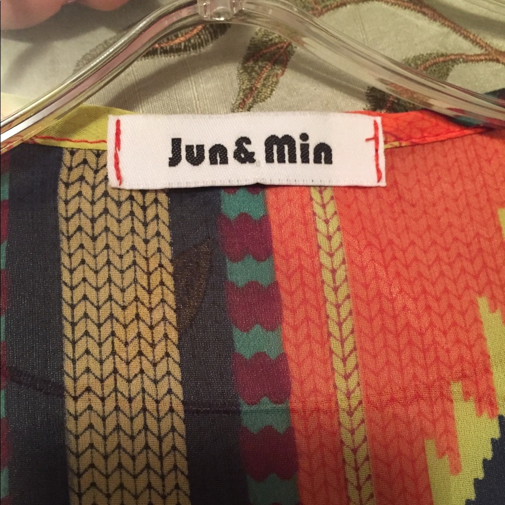 Patterned Crop Top! - image 3